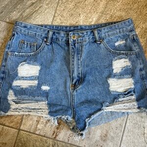 Distressed Denim Shorts High Waisted Frayed Raw Hem Light Wash Women’s Large
